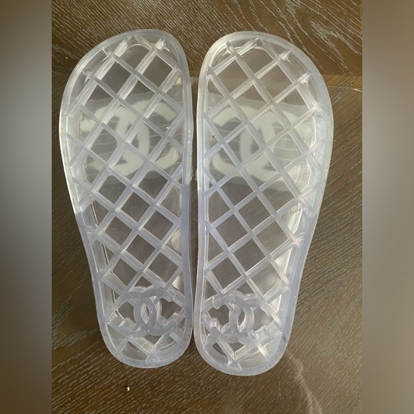 CHANEL CLEAR CC LOGO SLIDES - size 39-40 - Picture 9 of 15